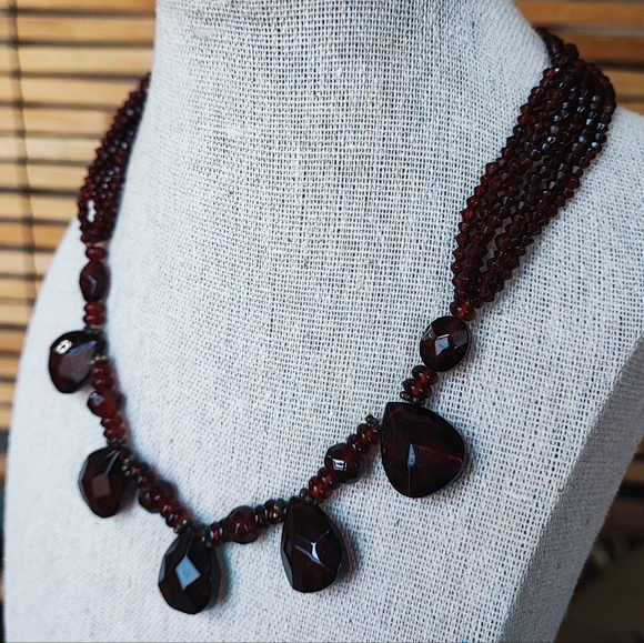 Faceted Dark Red Bohemian Teardrop Garnet 6 Strand Bicone Beads Necklace EUC - Picture 3 of 8